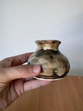 Load image into Gallery viewer, Drippy S’mores Bud Vase
