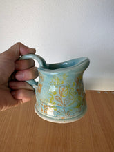 Load image into Gallery viewer, Blue Retro Floral Cream Pourer
