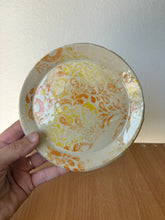 Load image into Gallery viewer, Retro Floral Plate

