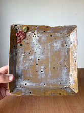 Load image into Gallery viewer, Speckled Floral Plate
