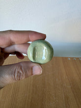 Load image into Gallery viewer, Green Finger Fidget
