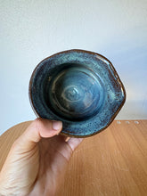 Load image into Gallery viewer, Blue Midnight Flower Vase
