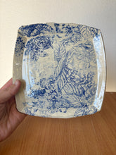 Load image into Gallery viewer, Blue Floral Plate
